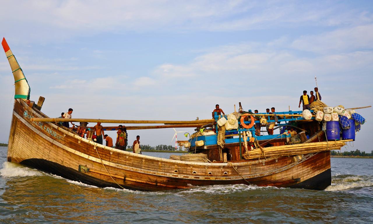 Fishing boat at the Bay of Bengal